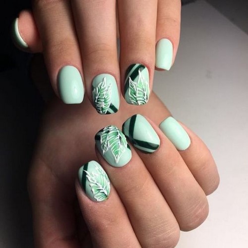 Refreshing peppermint on nails: photo trends of peppermint nail design