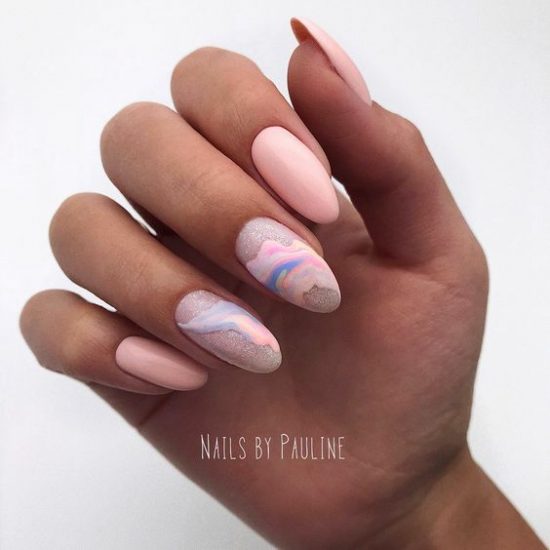 De meest zachte manicure-nieuwigheden: foto's van de mooie trends van nail art