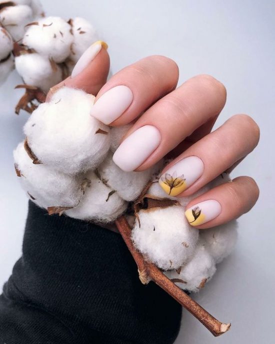 De meest zachte manicure-nieuwigheden: foto's van de mooie trends van nail art