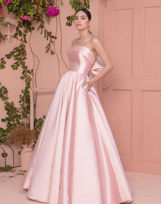 Rosa klänningar - fotoklipp av kväll, cocktail och vardagsbågar