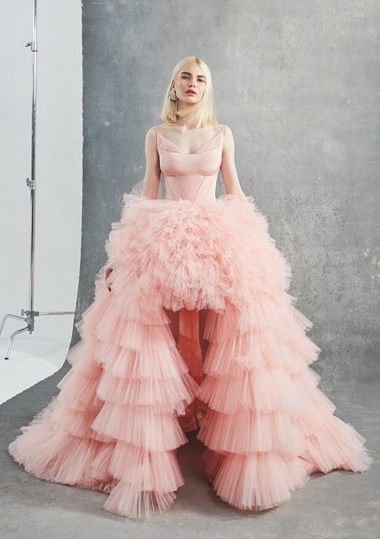 Pink dresses - photo exclusives of evening, cocktail and everyday bows