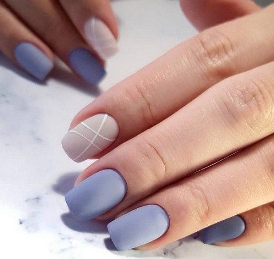 Nowości lekkiego manicure.Lekkie zdobienie paznokci różnymi technikami