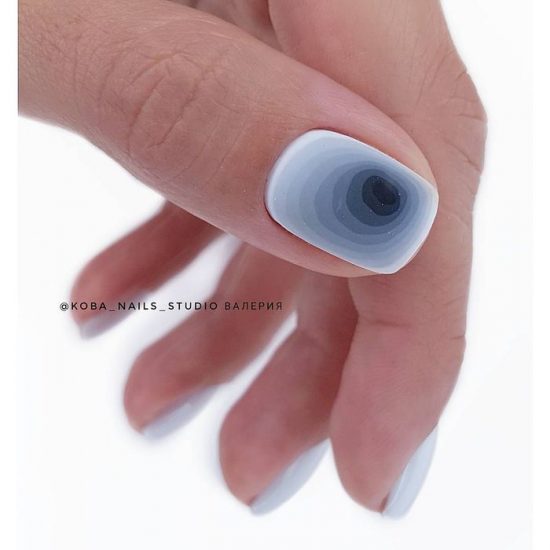 Novità di manicure leggera. Design leggero delle unghie in diverse tecniche