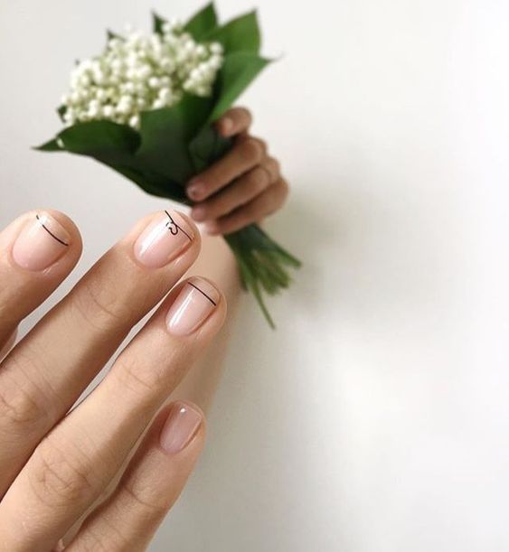 Nowości lekkiego manicure. Lekkie zdobienie paznokci różnymi technikami