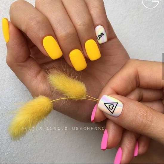 Gele nagels: de beste innovaties in gele manicure