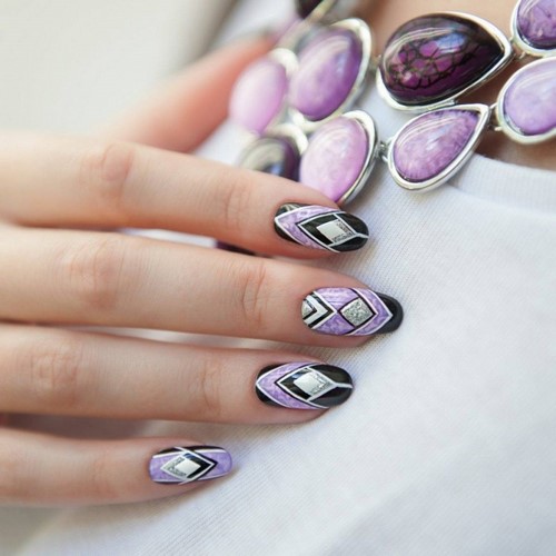 Spectaculaire manicure op lange nagels. Nieuw ontwerp