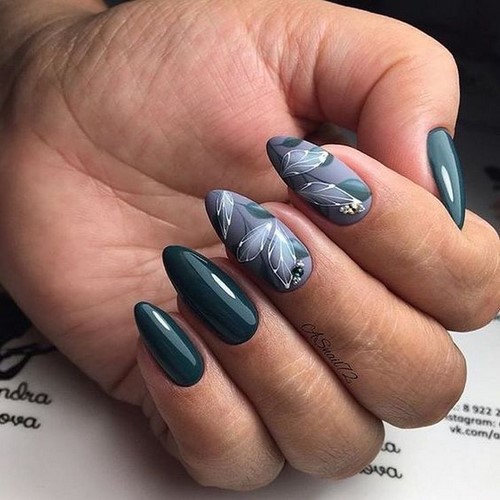 Espectacular manicura en uñas largas. Nuevo diseño