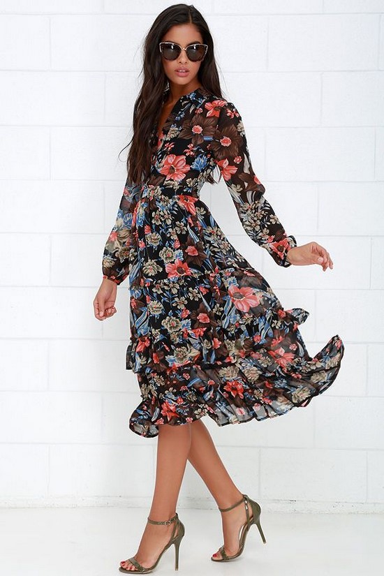Sukienki kwiatowe - najlepszy strój dla delikatnych fashionistek
