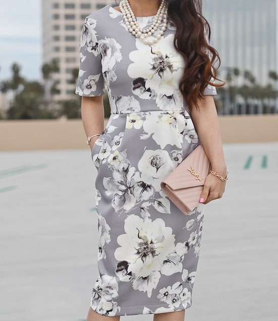 Virágos ruhák - a legjobb ruhát a szelíd divatos nők számára