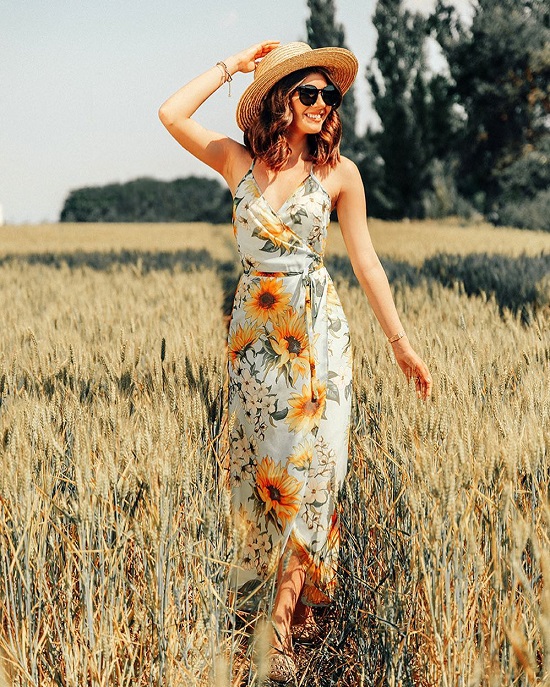 Floral dresses - the best outfit for gentle fashionistas