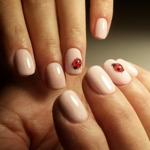 Leuke kindermanicure. Wat kleine fashionista's op hun nagels willen zien