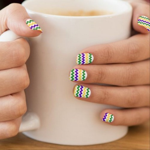 Cute children's manicure. What little fashionistas on their nails want to see