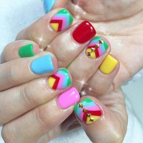 Linda manicura infantil. Lo que quieren ver las pequeñas fashionistas en sus uñas