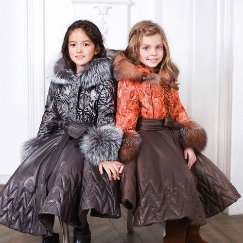Jaket yang ghairah dan praktikal untuk kanak-kanak perempuan: gambar baru, trend, imej