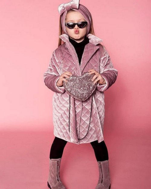 Zalotne i praktyczne kurtki dla dziewczynek: nowe zdjęcia, trendy, zdjęcia