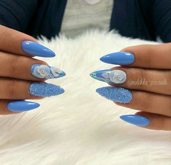 Amazing blue manicure in charming interpretations