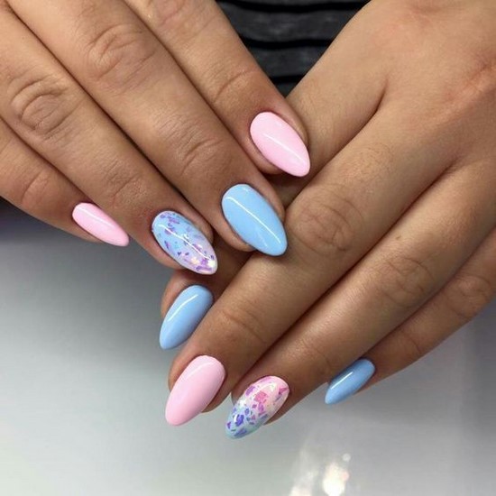 Amazing blue manicure in charming interpretations