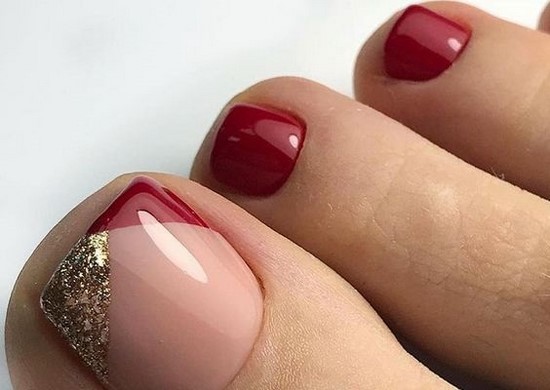 Red pedicure - a stylish moment of your impeccable appearance