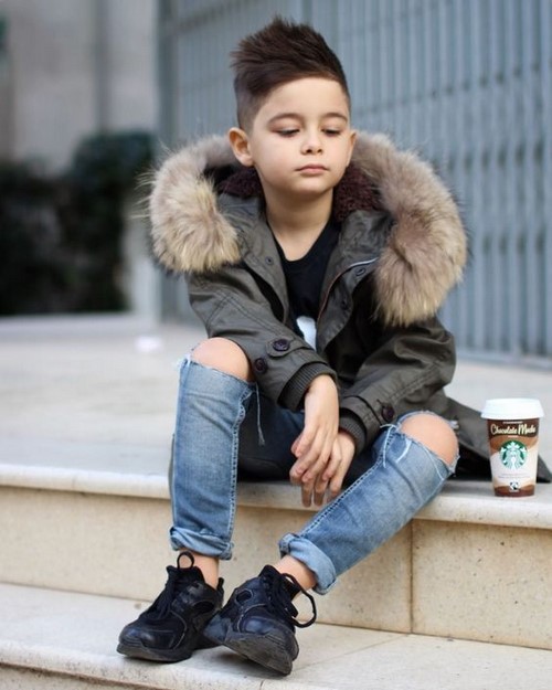 Stilfulde jakker til en dreng. Tendenser og stilarter