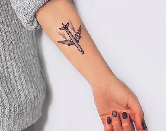 Tatuointi käsivarressa. Uusia valokuvaideoita ja nykyisiä suuntauksia