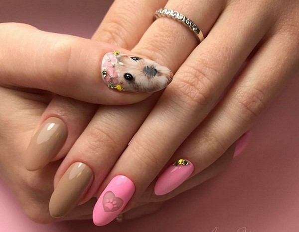 Zabawny i inspirujący różowy manicure. Najjaśniejsze trendy w projektowaniu