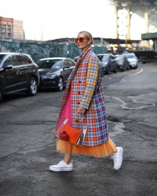 TOP 10 orijinal şık moda tutkunları için görünüyor. Sokak moda fikirleri fotoğraf