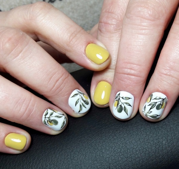 Frisse trends kort manicureontwerp. Foto. Ideas. trends