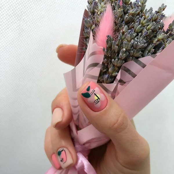 Tren segar reka bentuk manicure pendek. Foto Idea. Trend